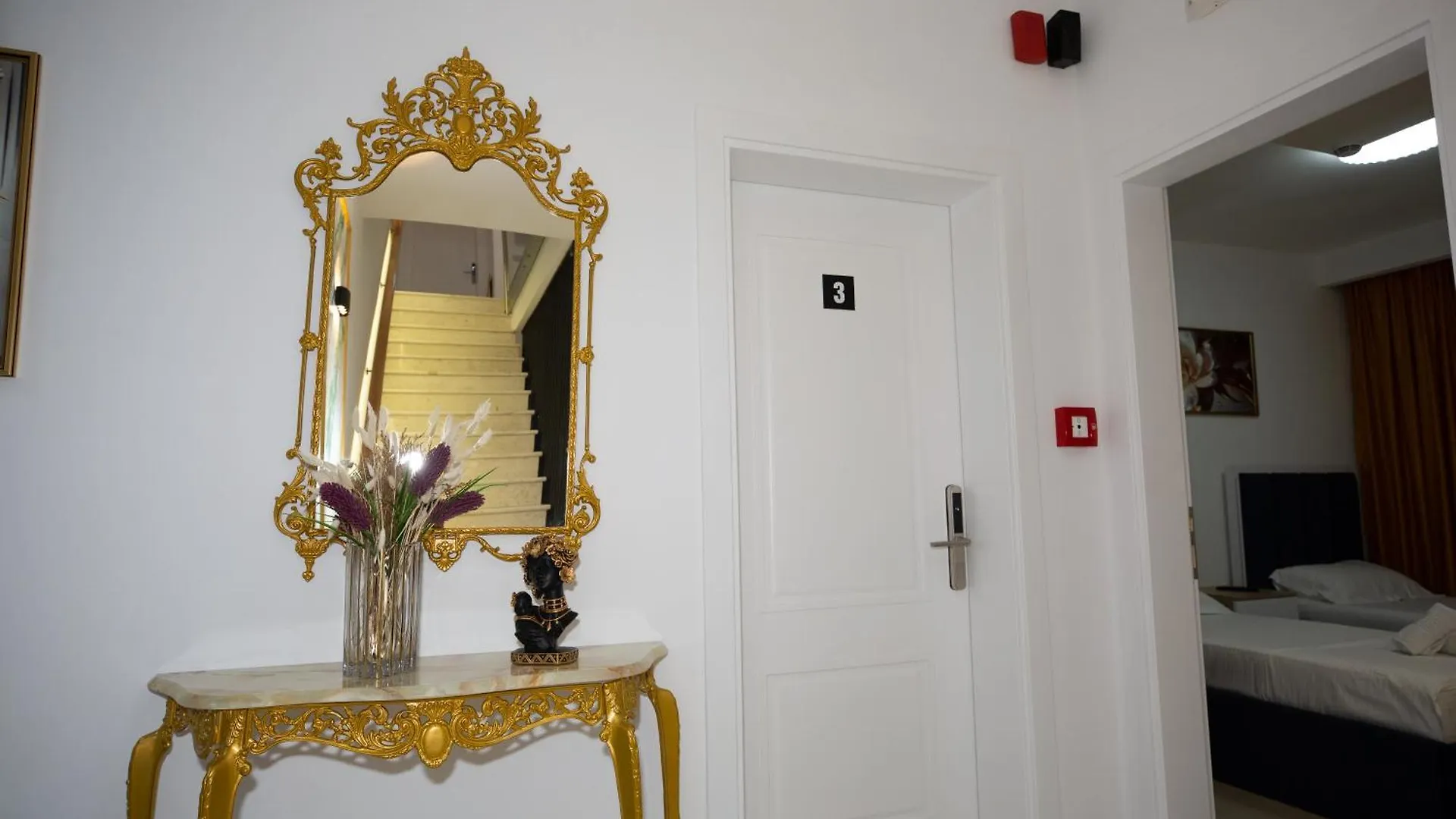 Frekel Hotel Yzberish Albania